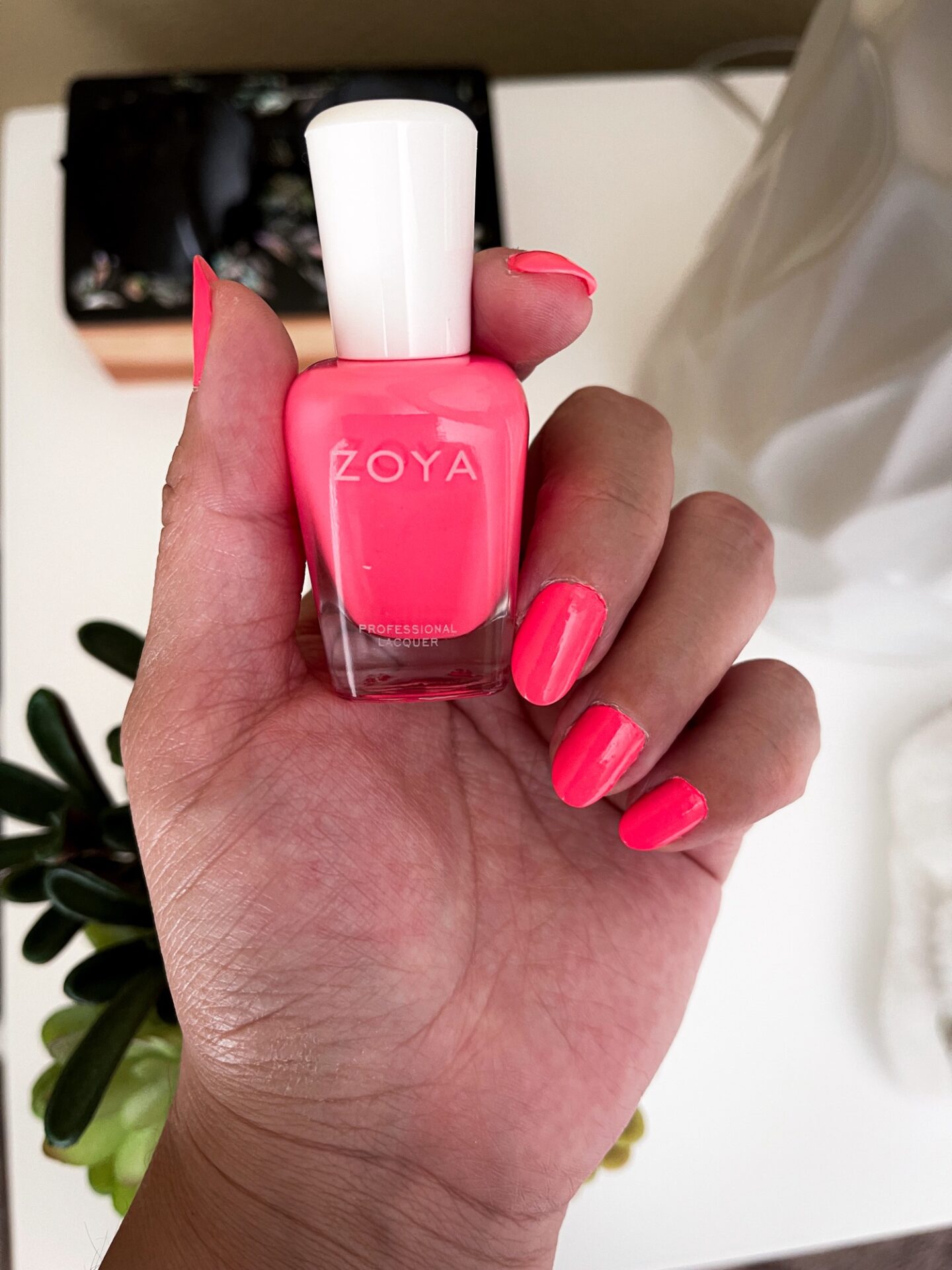 Loni Zoya Nailpolish Close Up